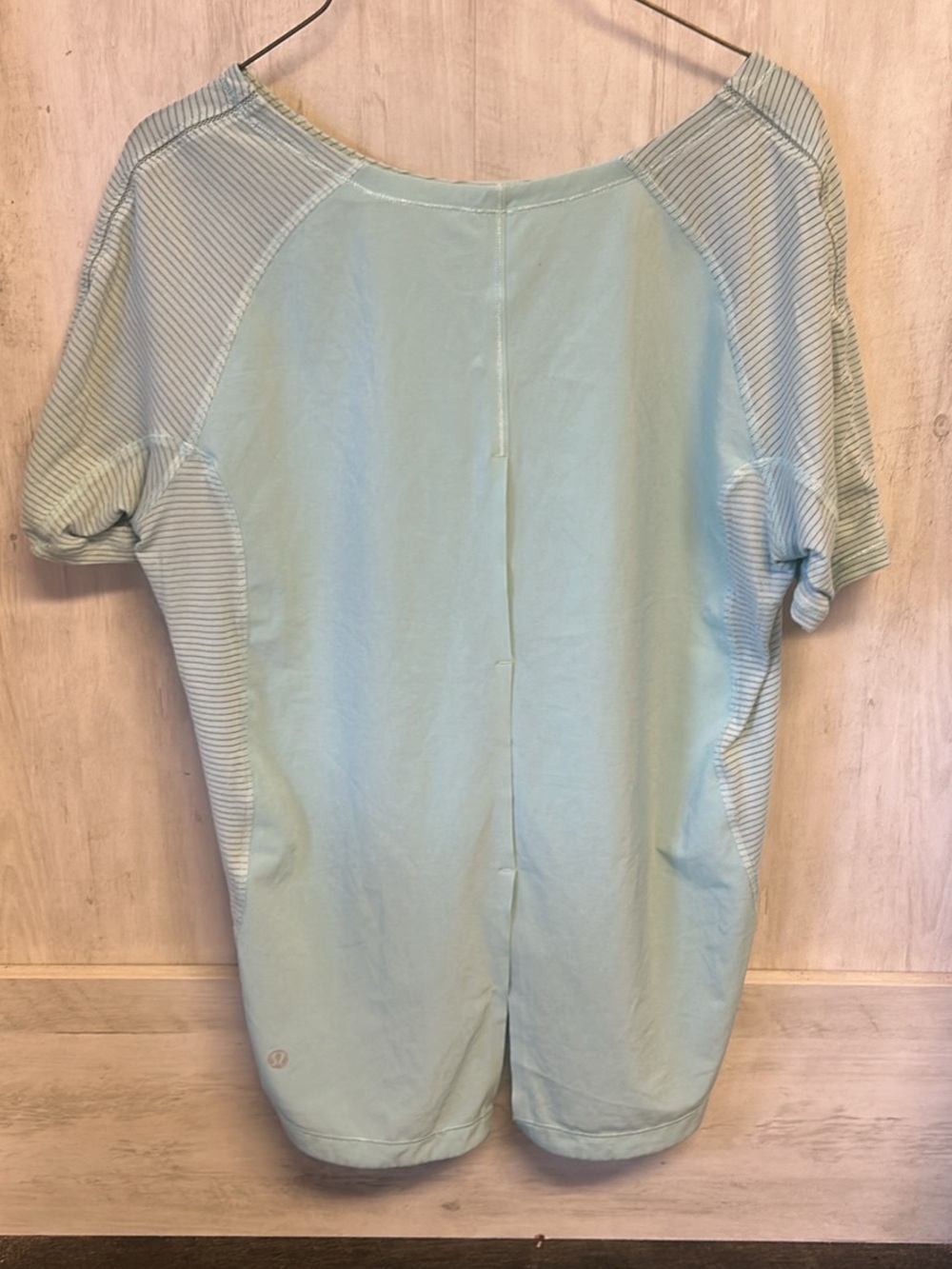 Lululemon Aqua Short Sleeve Athletic Top size 10